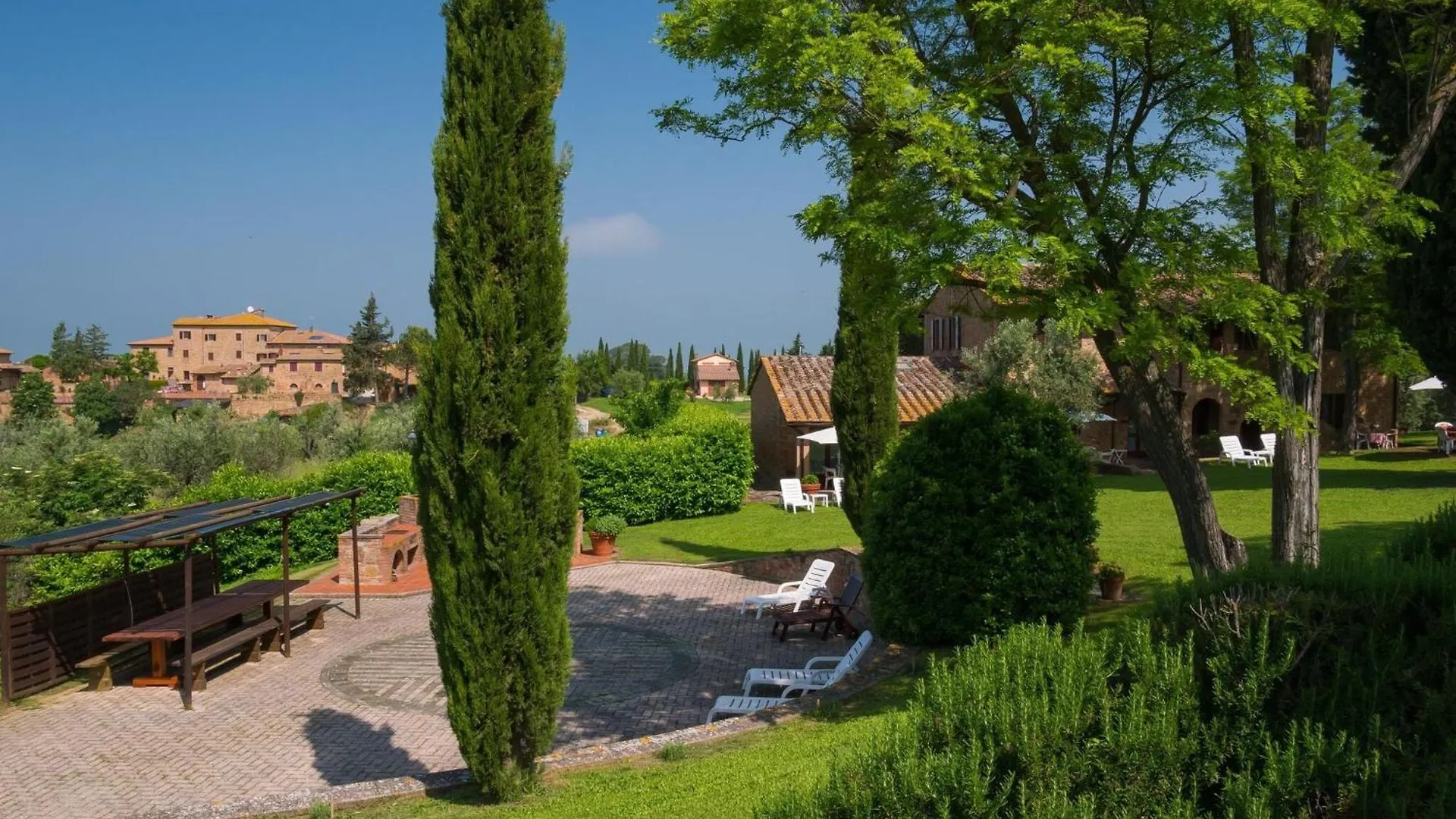 Typical Tuscan Apartment With Garden And Pool Montaione
